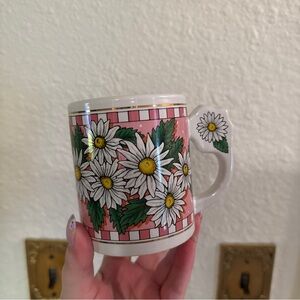 Vintage Daisy Checkered Coffee Mug